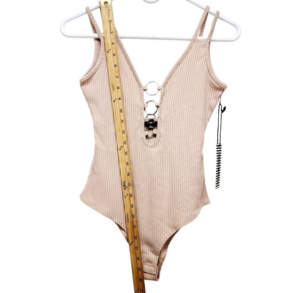 Ribbed Pink Sleeveless Bodysuit With Silver Rings Detail Size S - Picture 6 of 9